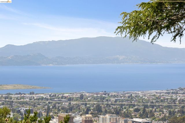 3560 Dwight Way, Berkeley, CA 94704