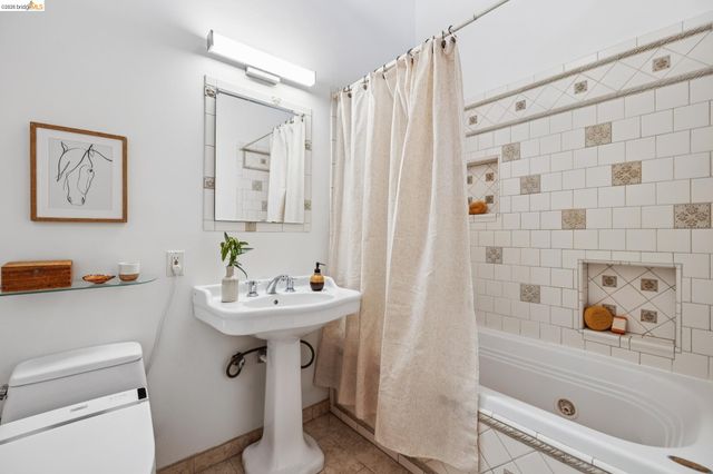 3560 Dwight Way, Berkeley, CA 94704