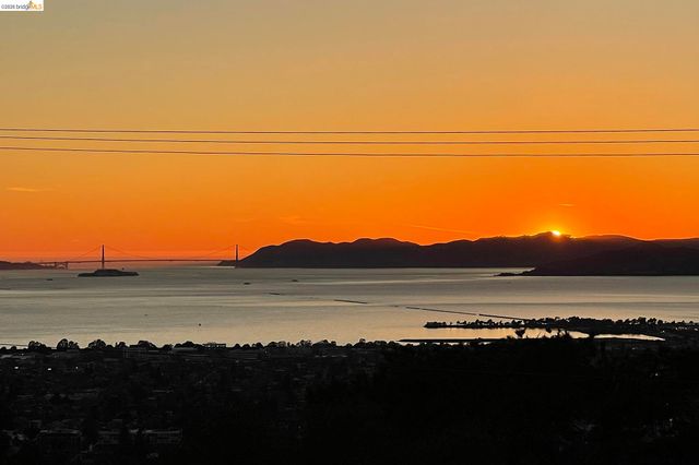 3560 Dwight Way, Berkeley, CA 94704