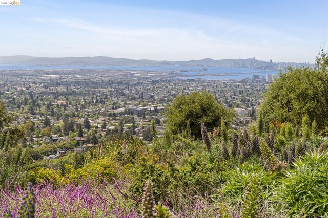 3560 Dwight Way, Berkeley, CA 94704