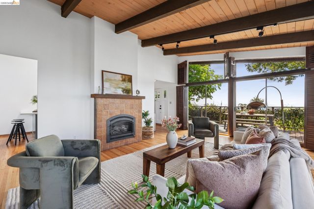 3560 Dwight Way, Berkeley, CA 94704