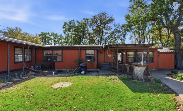 302 Kennon Circle, Palo Pinto, TX 76484