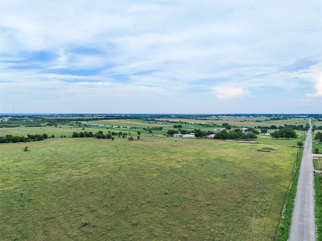 5211 Chadwick Hogan Road, Chappell Hill, TX 77426