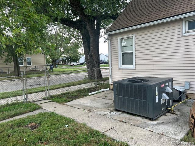 1787 Morris Avenue, Lincoln Park, MI 48146