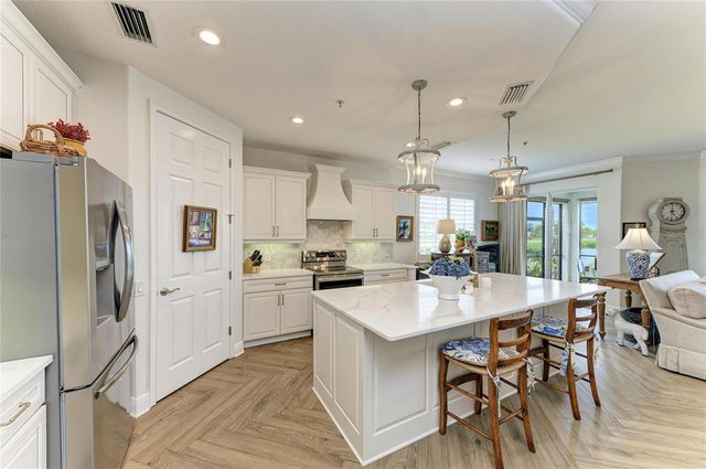 1151 RIVERSCAPE STREET 1151, Bradenton, FL 34208