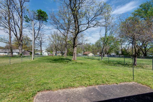 3121 W Harrison Street, Springfield, MO 65802