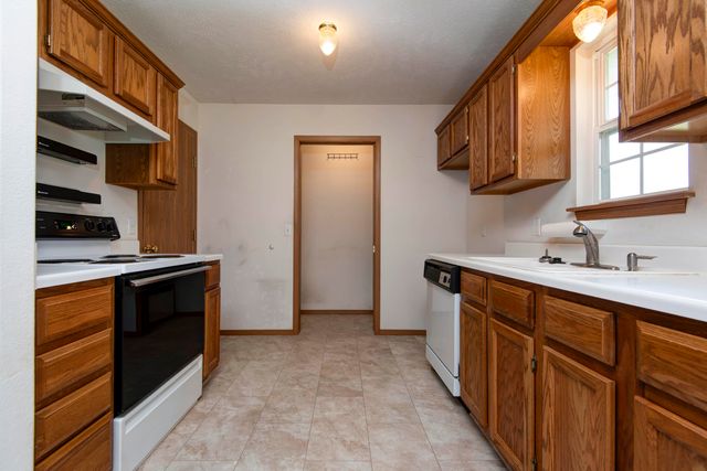 3121 W Harrison Street, Springfield, MO 65802