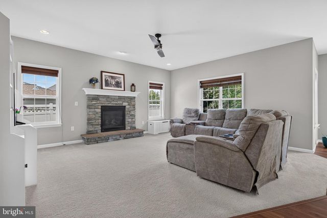 27 FINCH DR, Annville, PA 17003