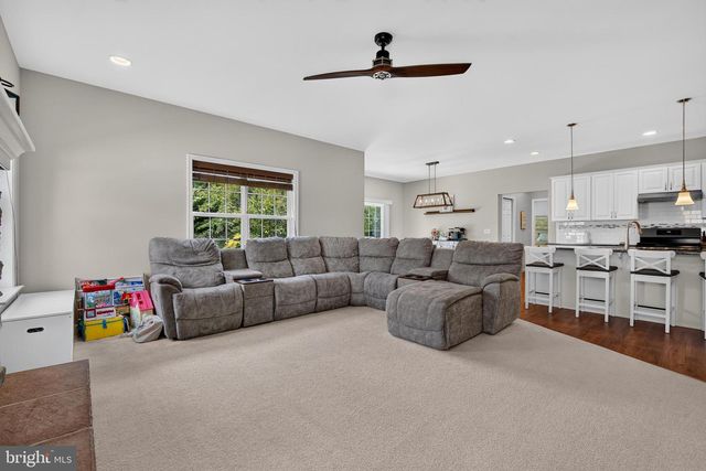 27 FINCH DR, Annville, PA 17003