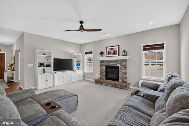 27 FINCH DR, Annville, PA 17003