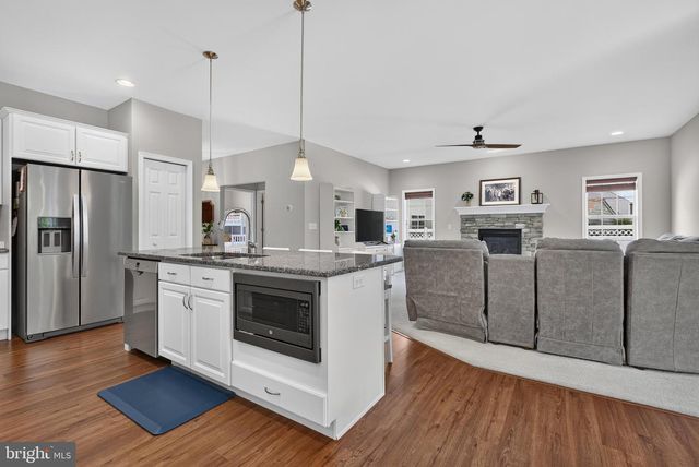27 FINCH DR, Annville, PA 17003