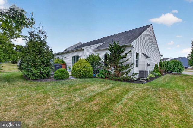 27 FINCH DR, Annville, PA 17003