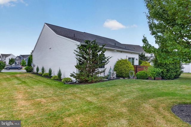 27 FINCH DR, Annville, PA 17003