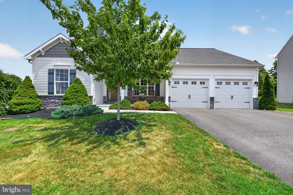 27 FINCH DR, Annville, PA 17003