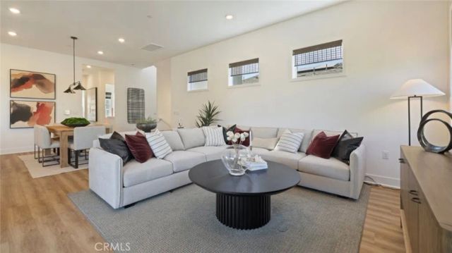 300 Junco, Irvine, CA 92618