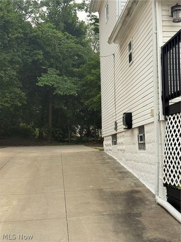 240 E Miller Avenue, Akron, OH 44301