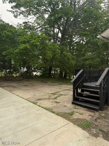 240 E Miller Avenue, Akron, OH 44301
