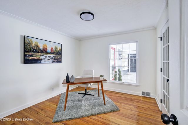 6404 Winthrop Ln, Louisville, KY 40222