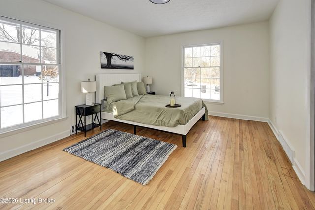 6404 Winthrop Ln, Louisville, KY 40222