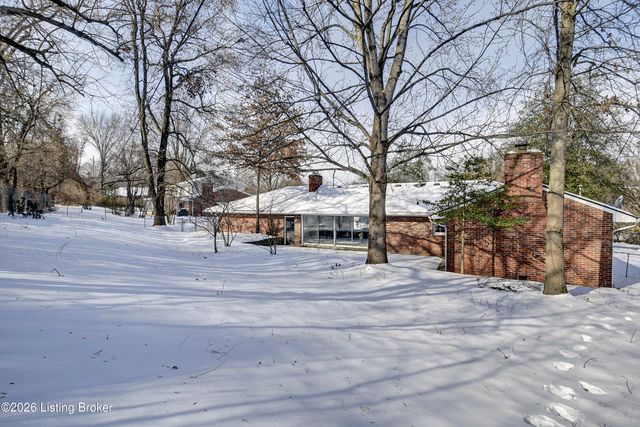 6404 Winthrop Ln, Louisville, KY 40222