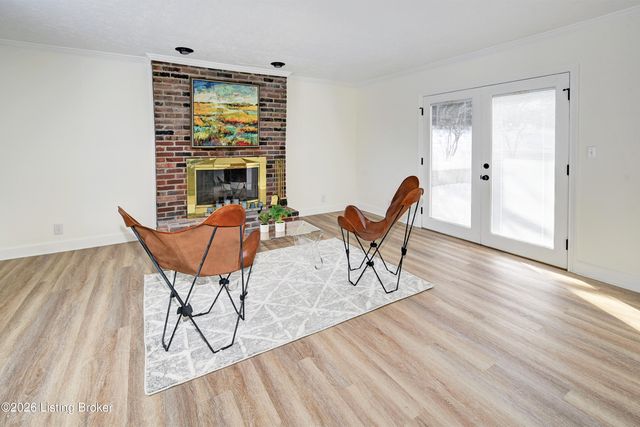 6404 Winthrop Ln, Louisville, KY 40222