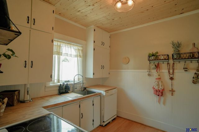 744 S 32nd Street, Lincoln, NE 68510