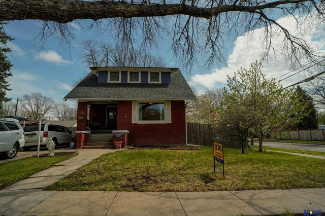 744 S 32nd Street, Lincoln, NE 68510
