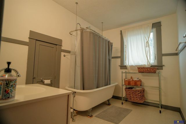 744 S 32nd Street, Lincoln, NE 68510