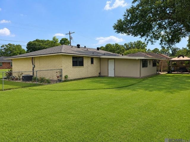 508 E Chuck St, Gonzales, LA 70737