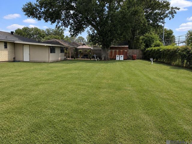 508 E Chuck St, Gonzales, LA 70737