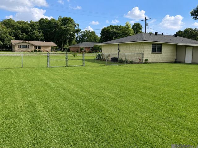 508 E Chuck St, Gonzales, LA 70737