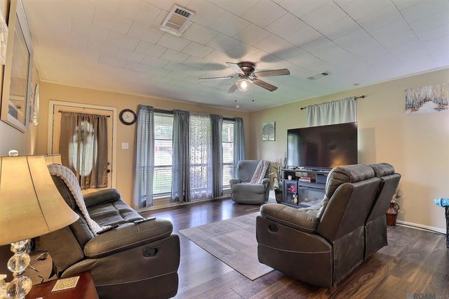 508 E Chuck St, Gonzales, LA 70737