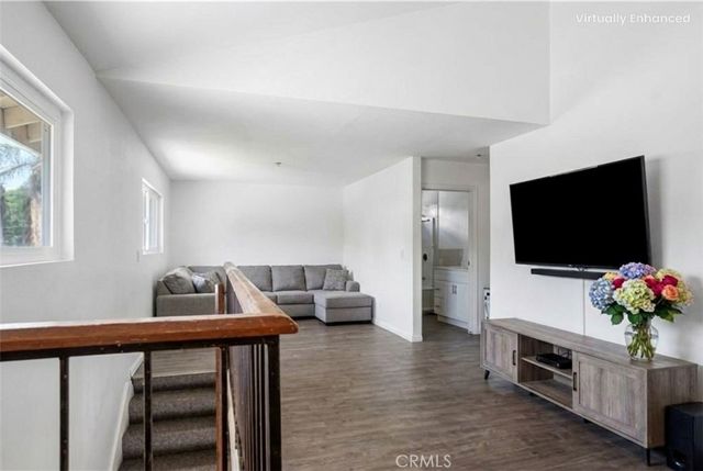 1003 W Myrtle Street, Santa Ana, CA 92703