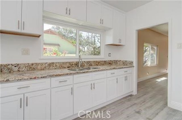 1003 W Myrtle Street, Santa Ana, CA 92703