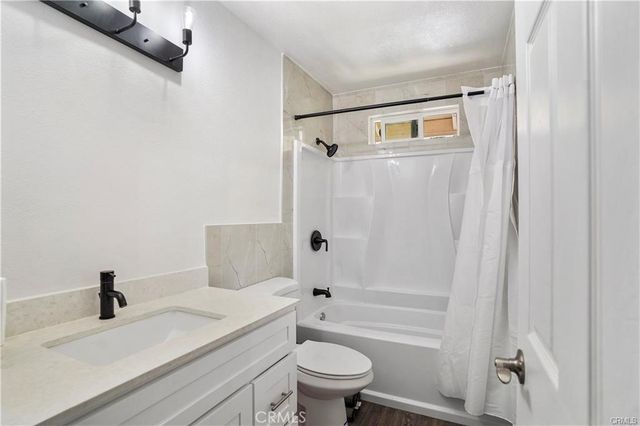1003 W Myrtle Street, Santa Ana, CA 92703
