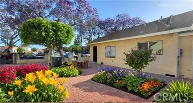 1003 W Myrtle Street, Santa Ana, CA 92703