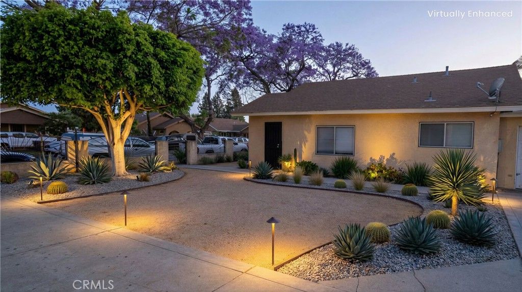 1003 W Myrtle Street, Santa Ana, CA 92703