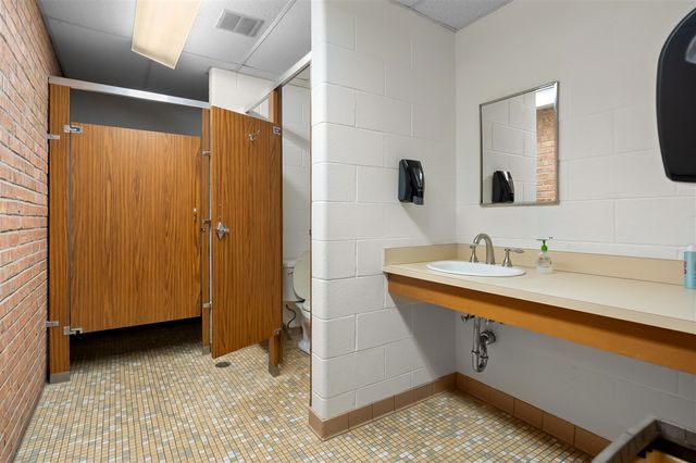 2208 Winchell Avenue, Kalamazoo, MI 49008