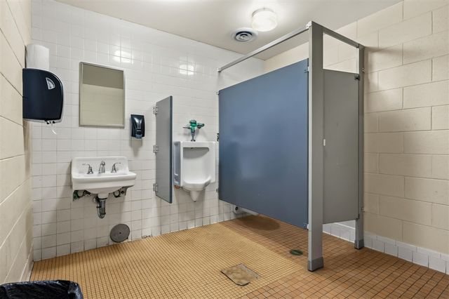 2208 Winchell Avenue, Kalamazoo, MI 49008