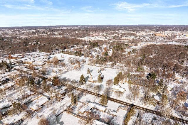 2208 Winchell Avenue, Kalamazoo, MI 49008