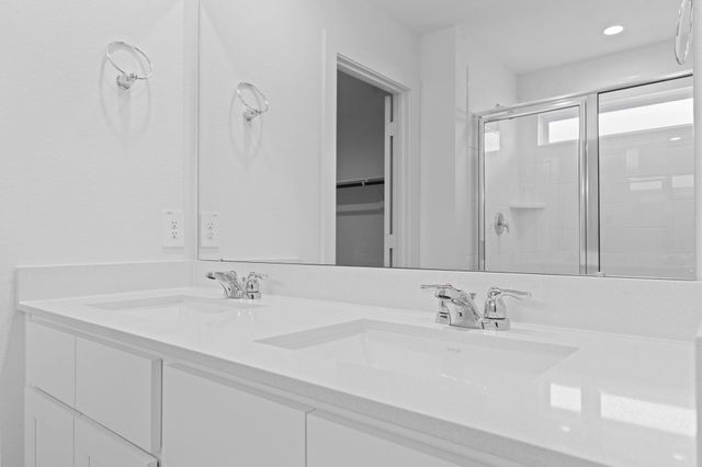 9034 Rose Water, Iowa Colony, TX 77583