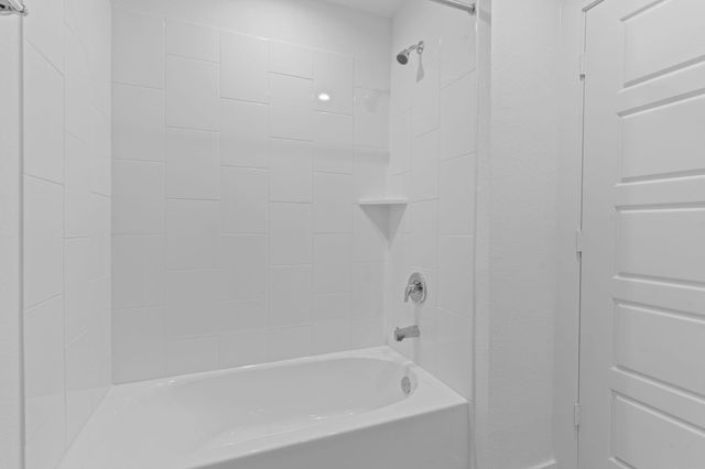 9034 Rose Water, Iowa Colony, TX 77583