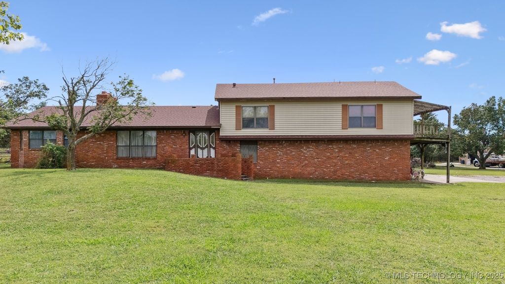 2495 W Country Club Road, Claremore, OK 74019