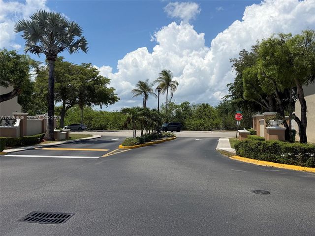 13877 SW 62nd Ter, Miami, FL 33183