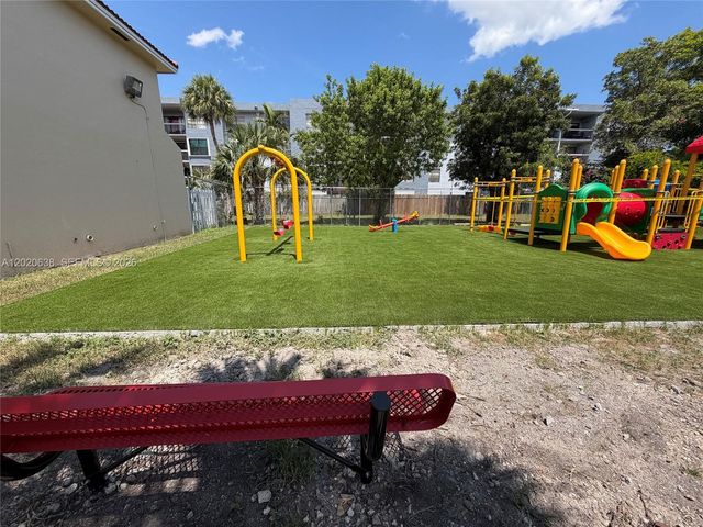 13877 SW 62nd Ter, Miami, FL 33183