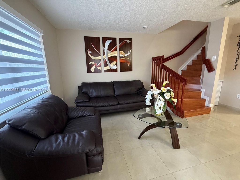 13877 SW 62nd Ter, Miami, FL 33183