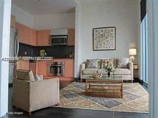 300 S Biscayne Blvd PH-3903, Miami, FL 33131