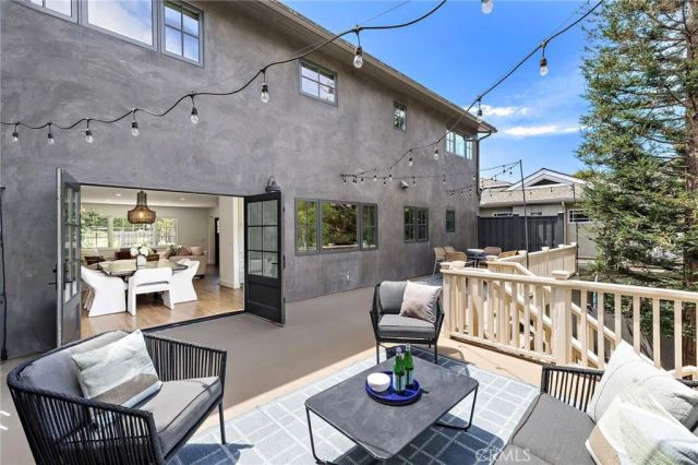 916 Bluebird Canyon Drive, Laguna Beach, CA 92651