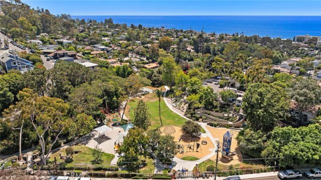 916 Bluebird Canyon Drive, Laguna Beach, CA 92651