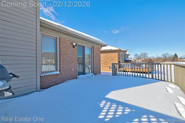 46536 Red River Drive, Macomb Township, MI 48044